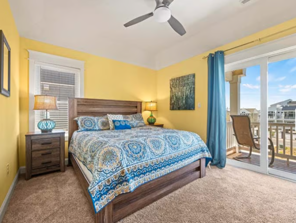 Luxurious Oceanfront Estate in Kill Devil Hills - Perfect for Large Groups